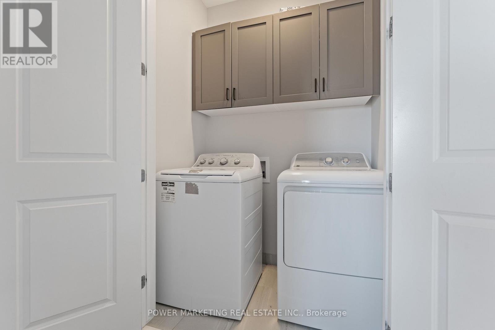 228 Appalachian Circle, Ottawa, ON - Indoor Photo Showing Laundry Room