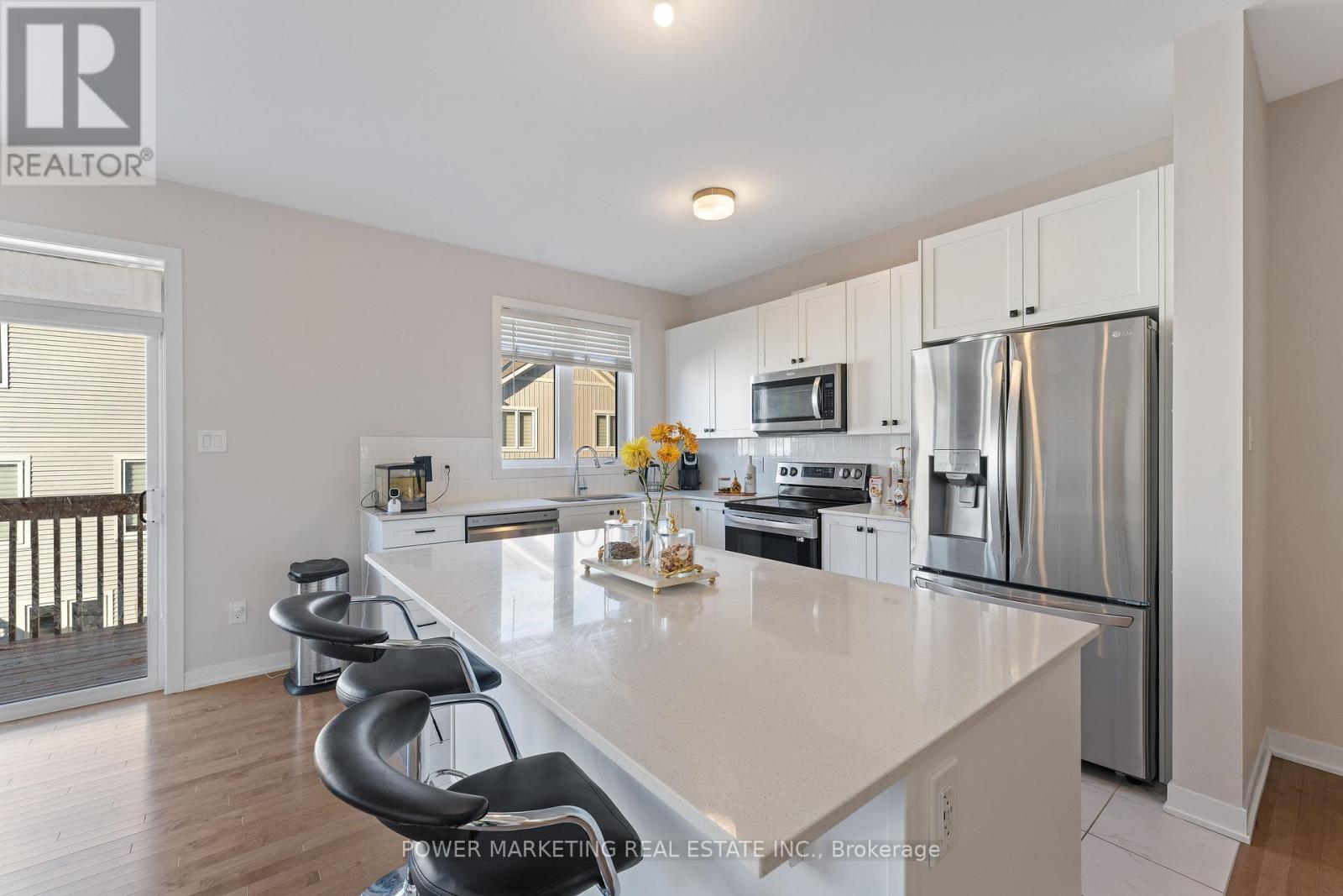 228 Appalachian Circle, Ottawa, ON - Indoor Photo Showing Kitchen With Stainless Steel Kitchen