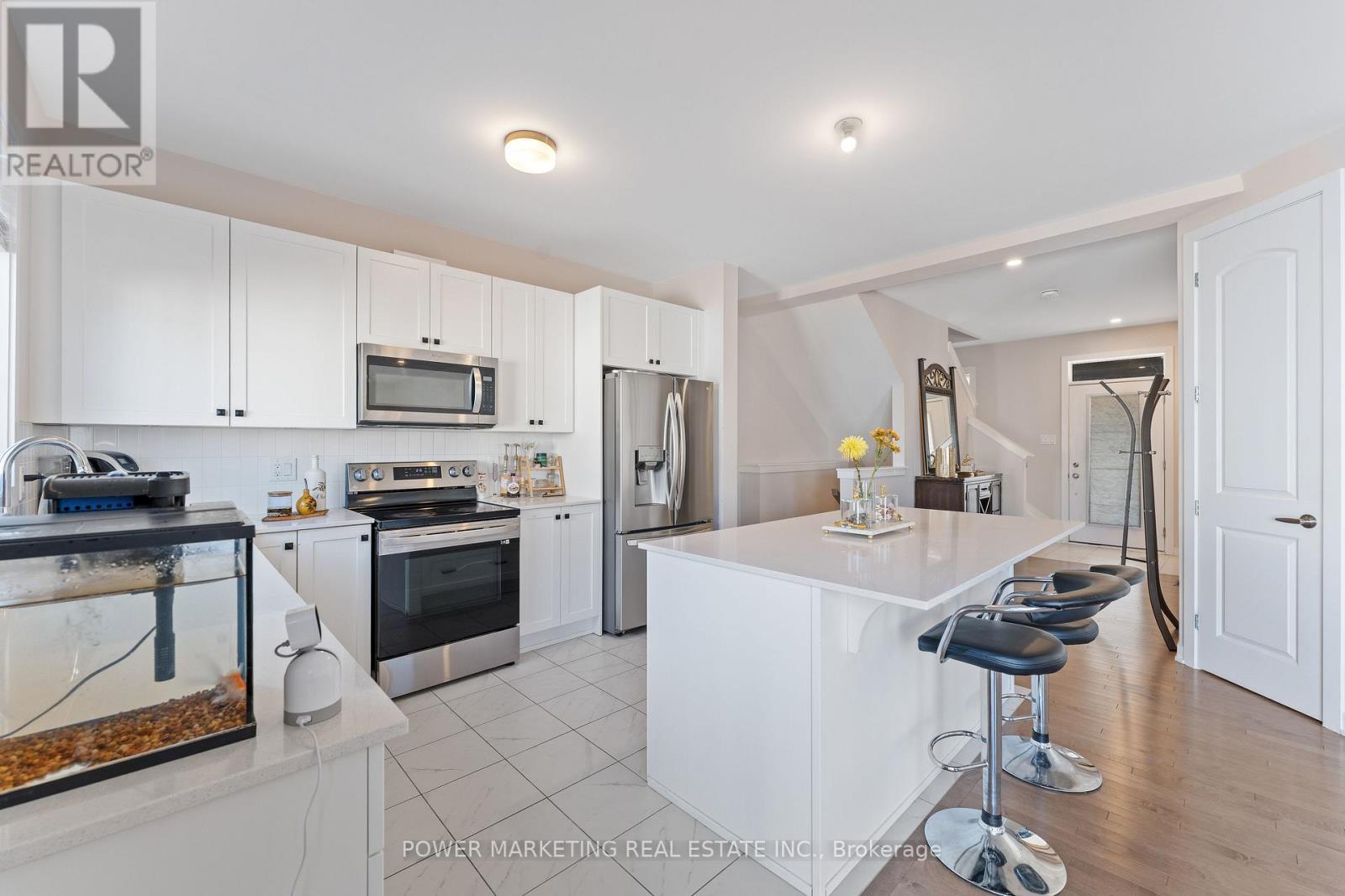 228 Appalachian Circle, Ottawa, ON - Indoor Photo Showing Kitchen With Stainless Steel Kitchen