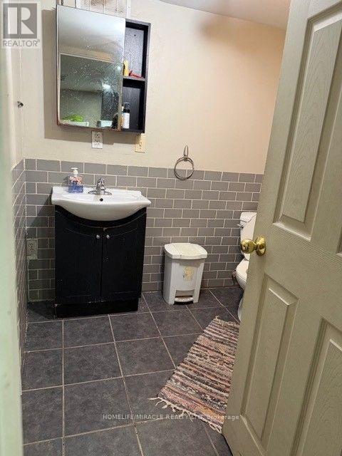 43 Corby Crescent, Brampton, ON - Indoor Photo Showing Bathroom