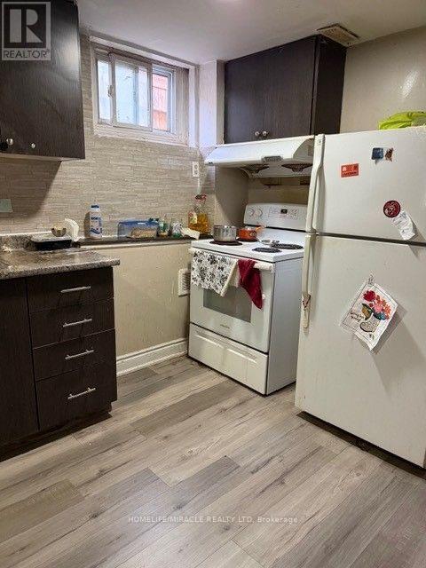 43 Corby Crescent, Brampton, ON - Indoor Photo Showing Kitchen
