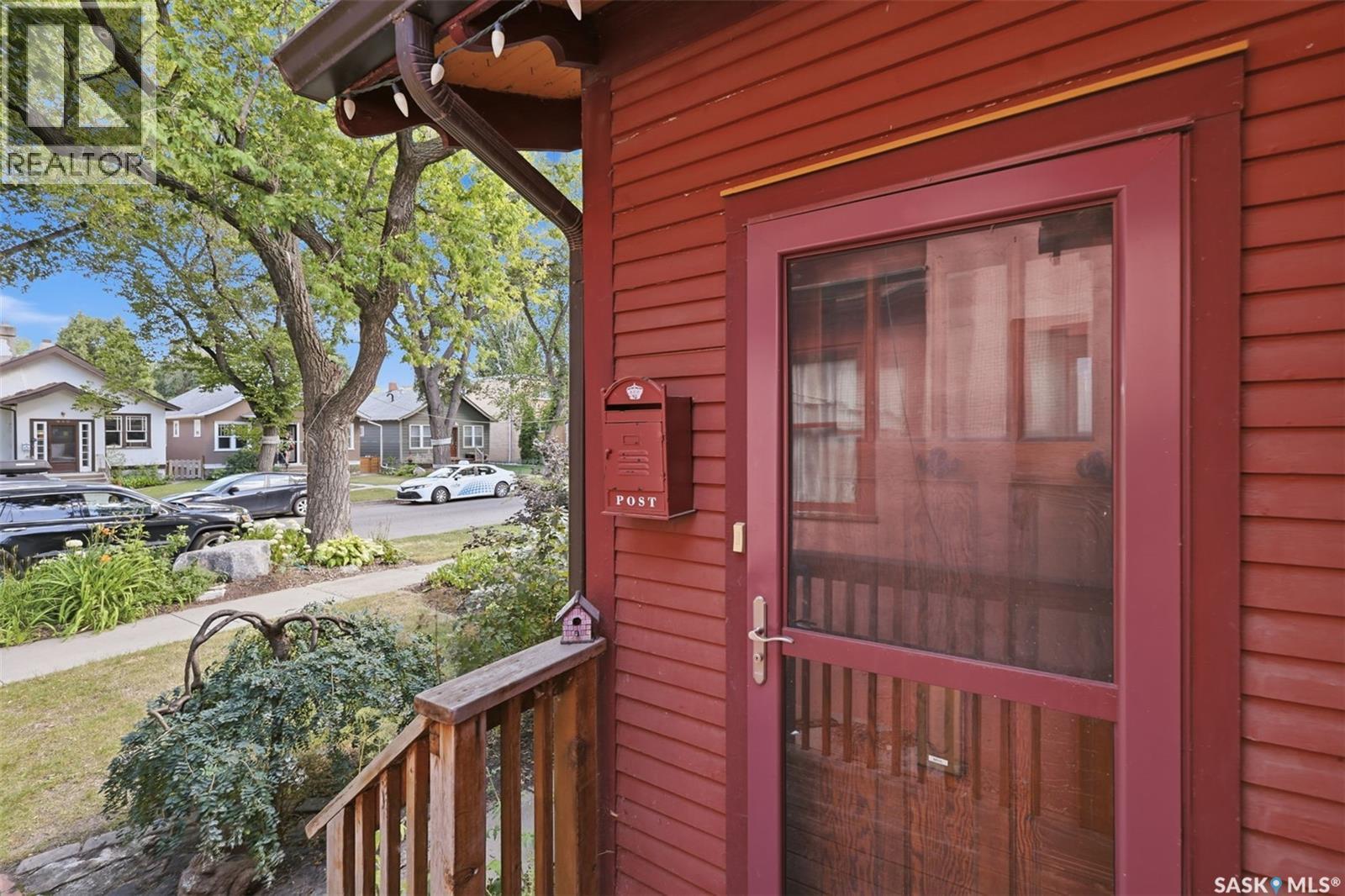 919 6Th Avenue N, Saskatoon, SK - Outdoor With Exterior