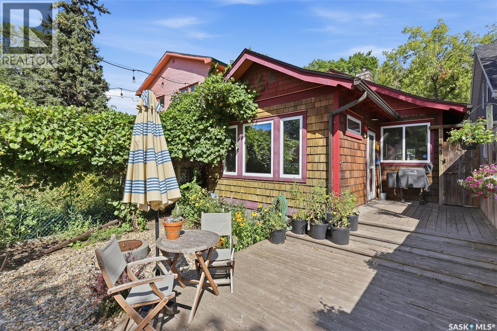 919 6Th Avenue N, Saskatoon, SK - Outdoor With Deck Patio Veranda