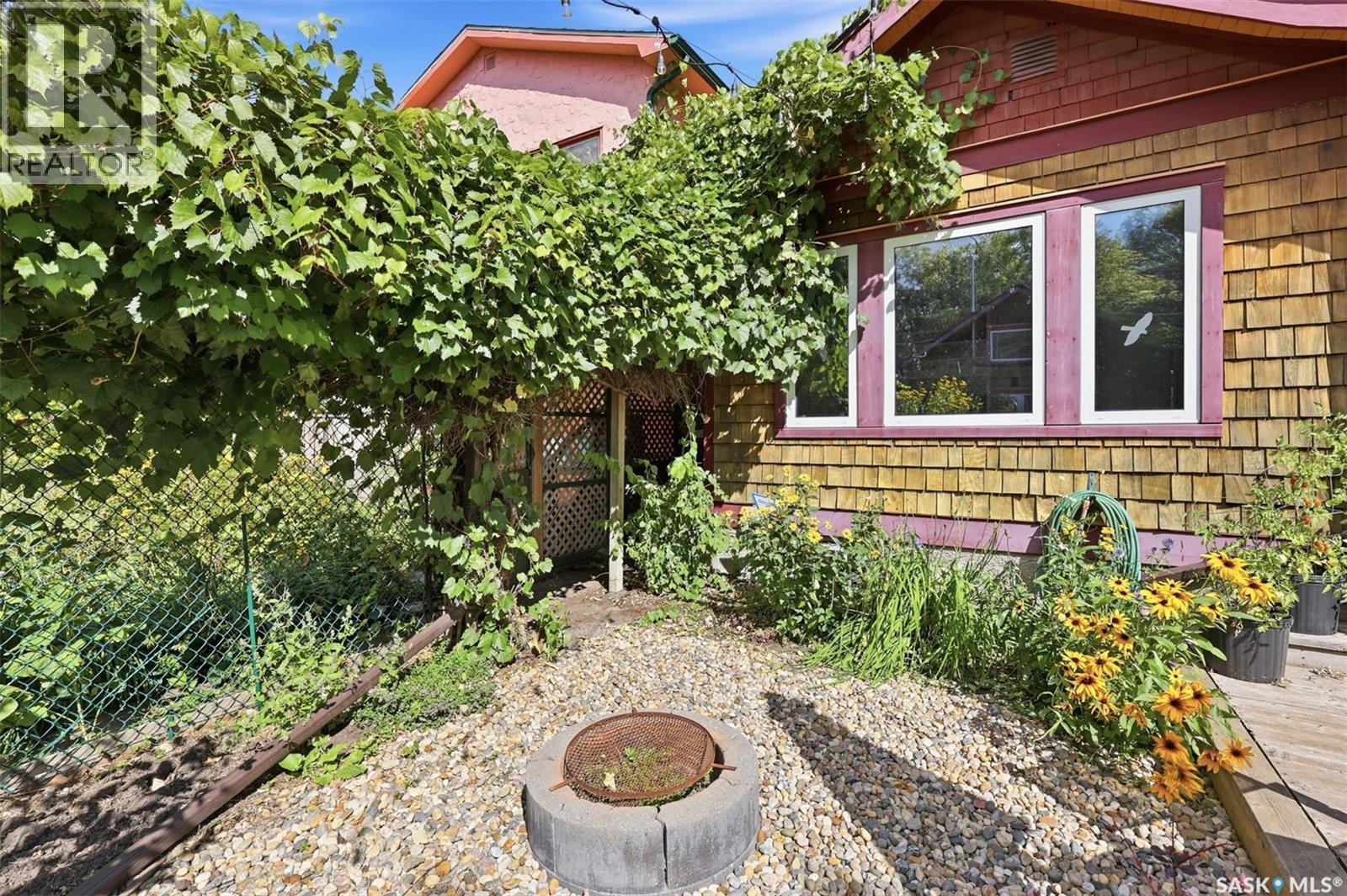 919 6Th Avenue N, Saskatoon, SK - Outdoor
