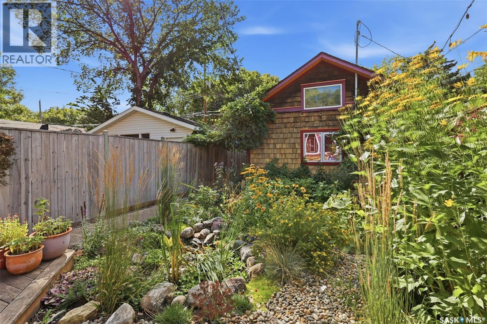 919 6Th Avenue N, Saskatoon, SK - Outdoor