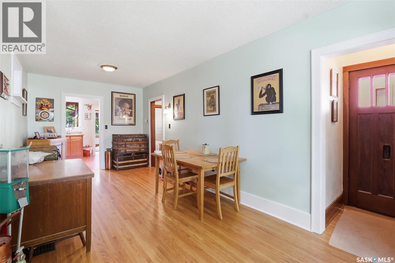 919 6Th Avenue N, Saskatoon, SK - Indoor Photo Showing Dining Room