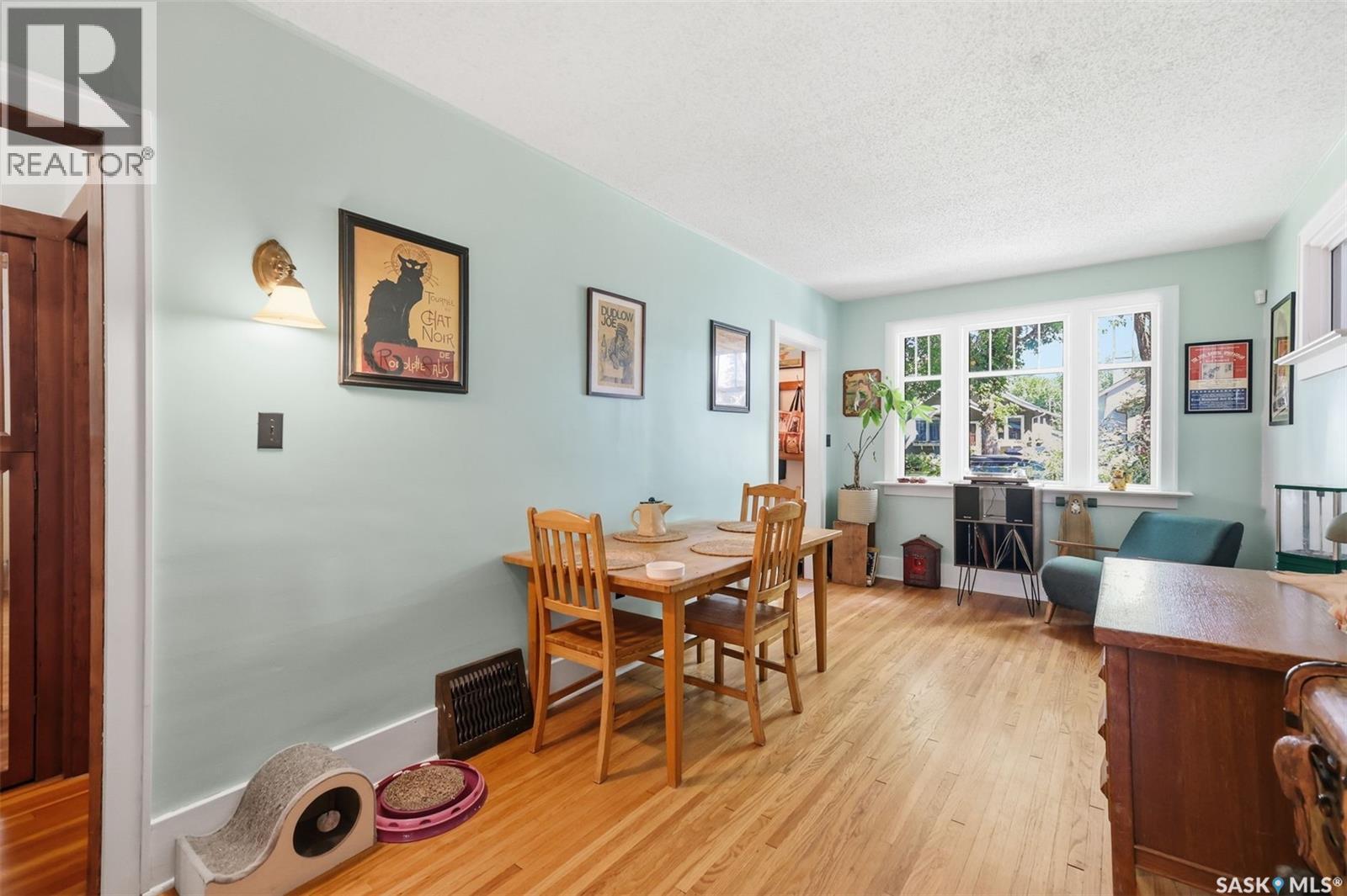 919 6Th Avenue N, Saskatoon, SK - Indoor Photo Showing Dining Room