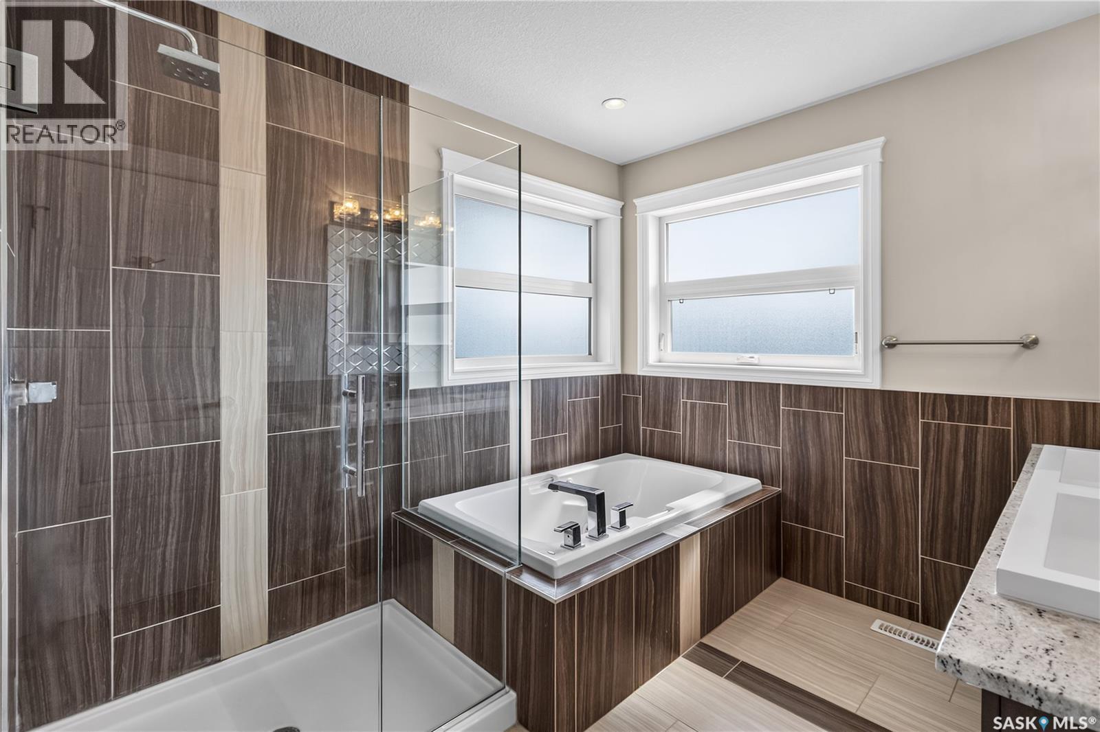 226 Mahabir Court, Saskatoon, SK - Indoor Photo Showing Bathroom