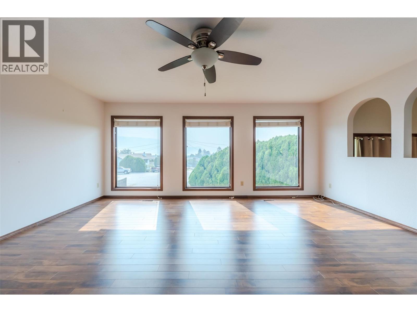 14 Bartlett Place, Osoyoos, BC - Indoor Photo Showing Other Room