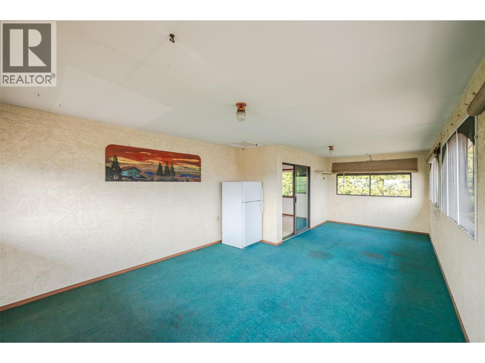 14 Bartlett Place, Osoyoos, BC - Indoor Photo Showing Other Room
