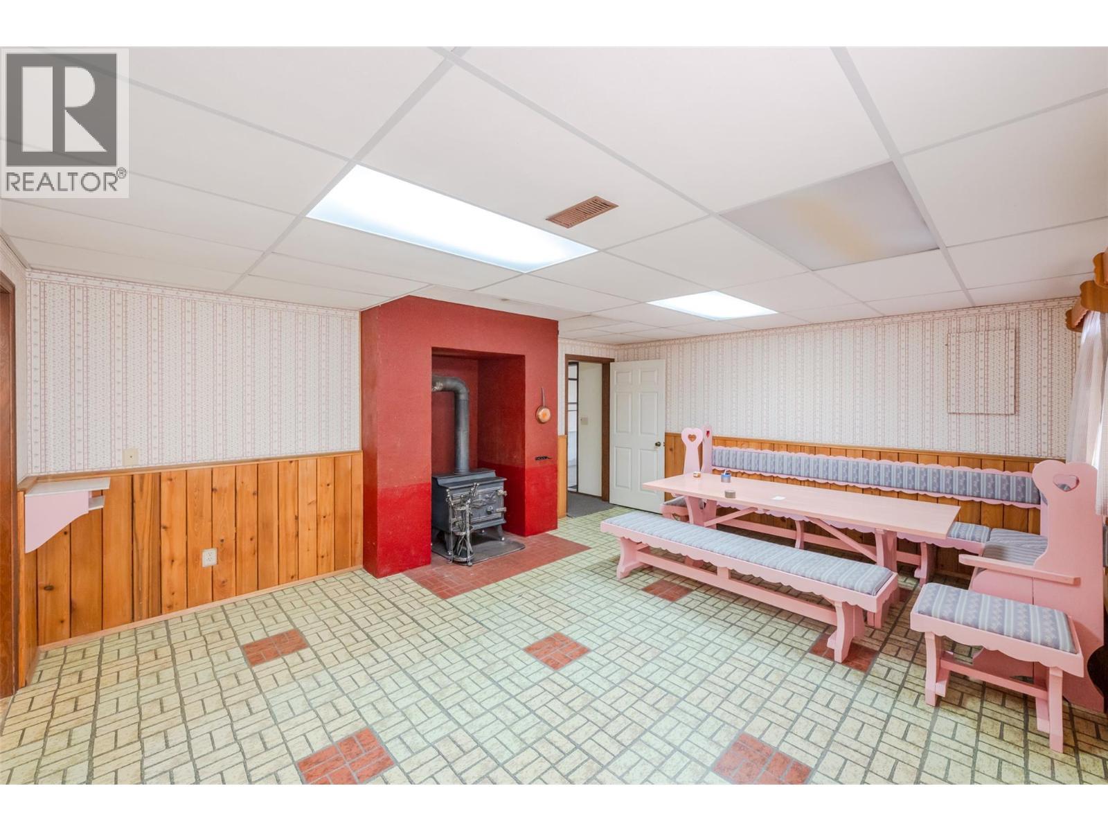 14 Bartlett Place, Osoyoos, BC - Indoor