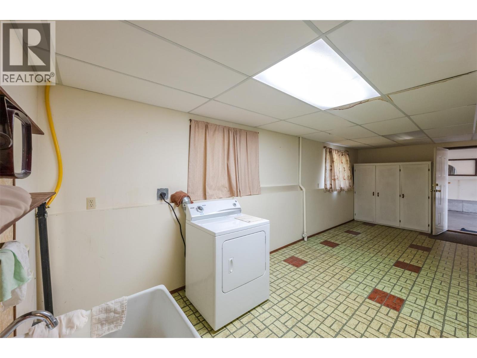 14 Bartlett Place, Osoyoos, BC - Indoor Photo Showing Laundry Room