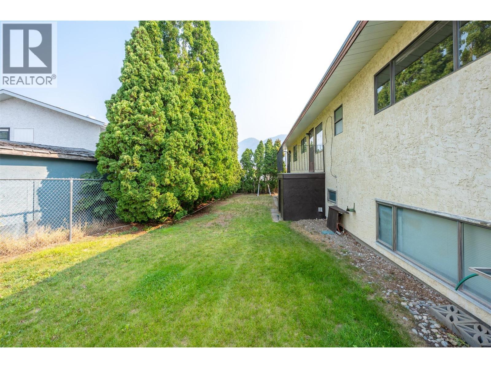 14 Bartlett Place, Osoyoos, BC - Outdoor