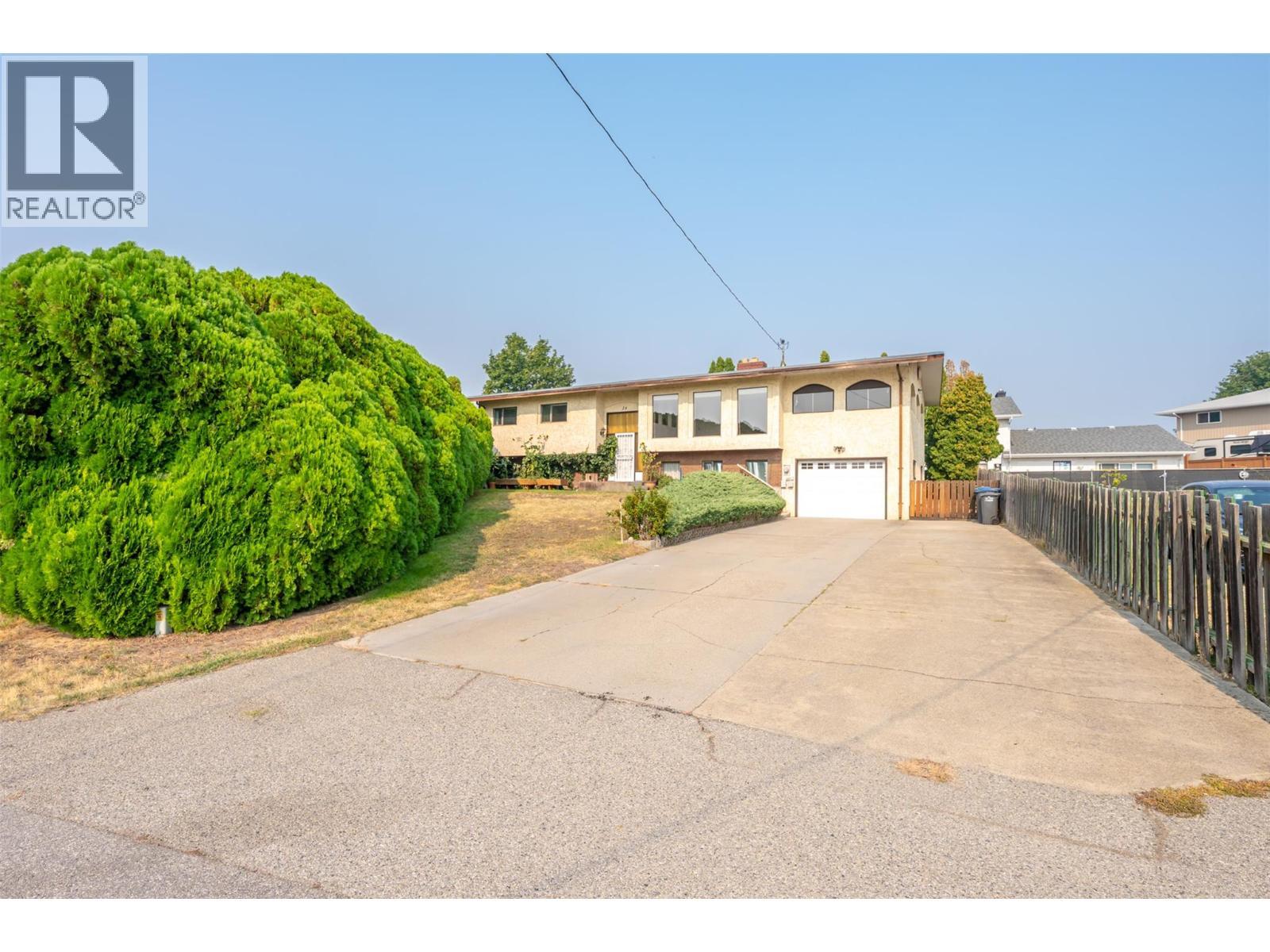 14 Bartlett Place, Osoyoos, BC - Outdoor