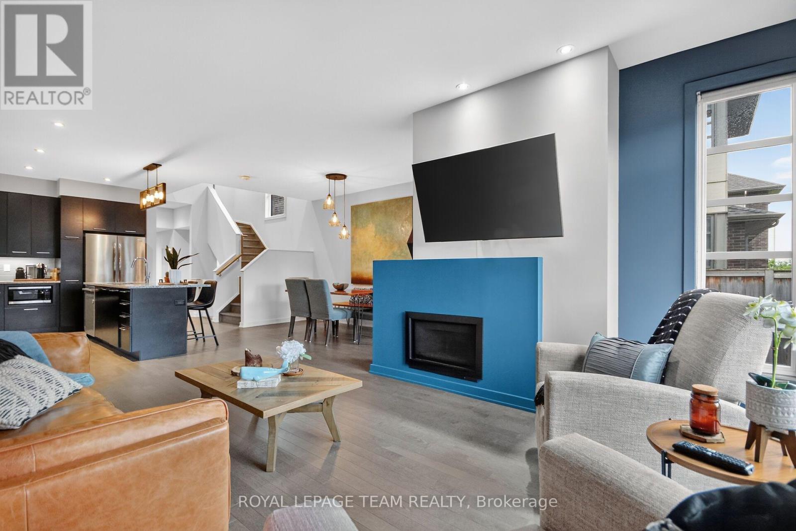 140 Larimar Circle, Ottawa, ON - Indoor Photo Showing Living Room With Fireplace