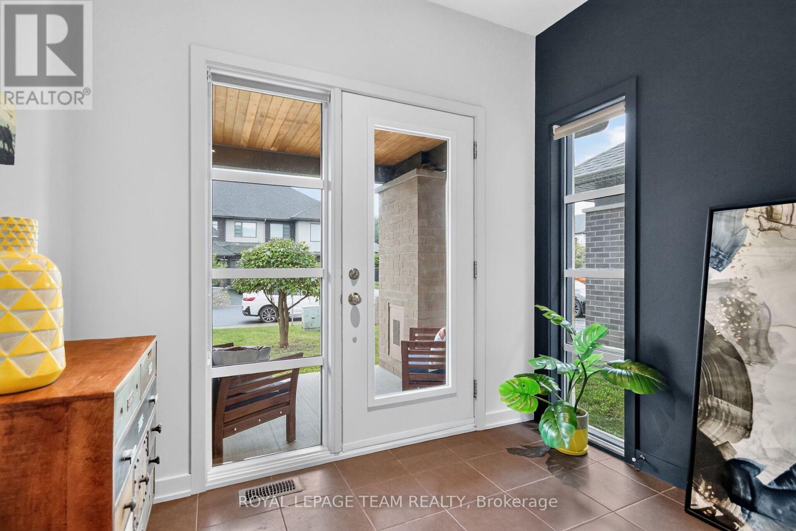 140 Larimar Circle, Ottawa, ON - Indoor Photo Showing Other Room