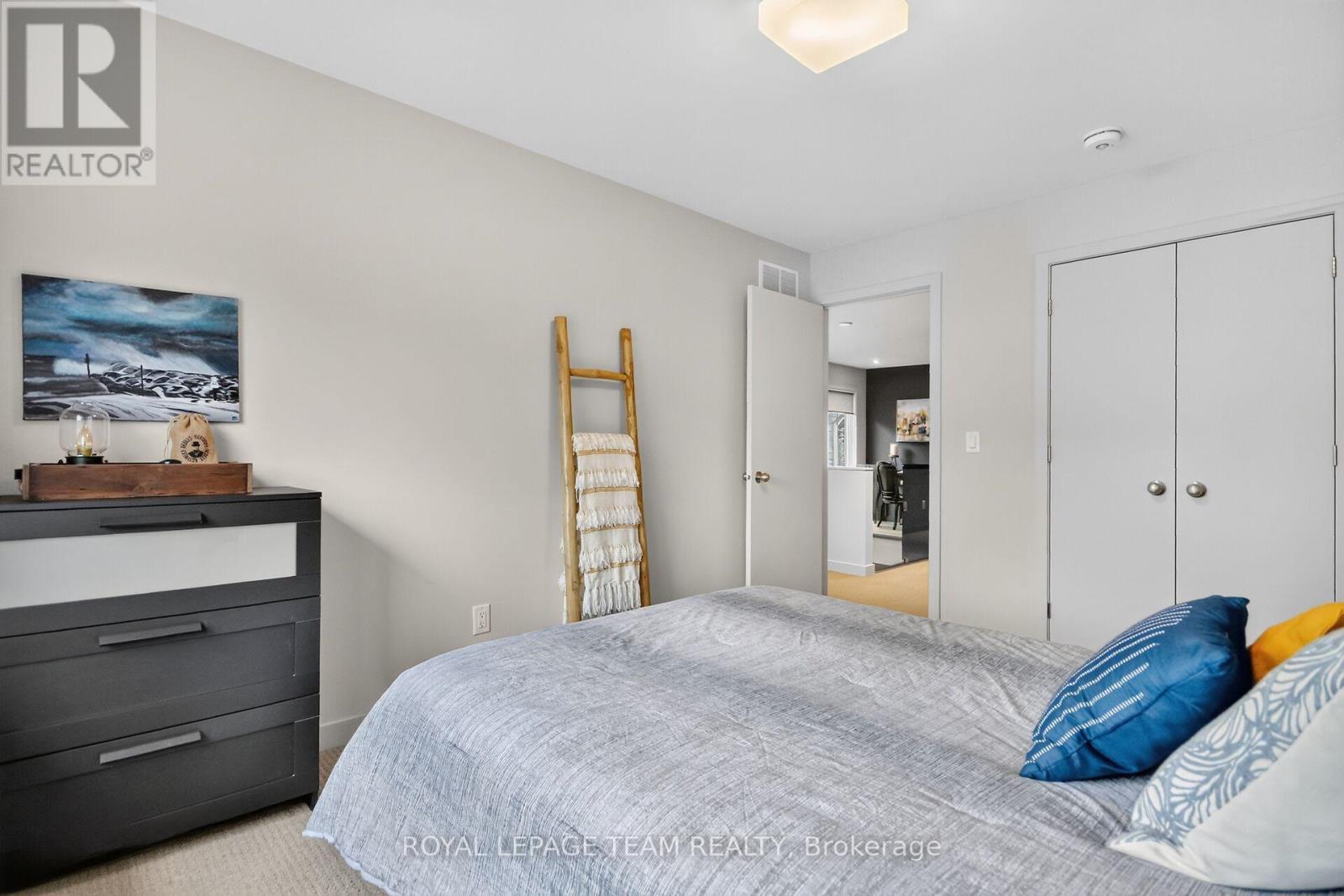 140 Larimar Circle, Ottawa, ON - Indoor Photo Showing Bedroom