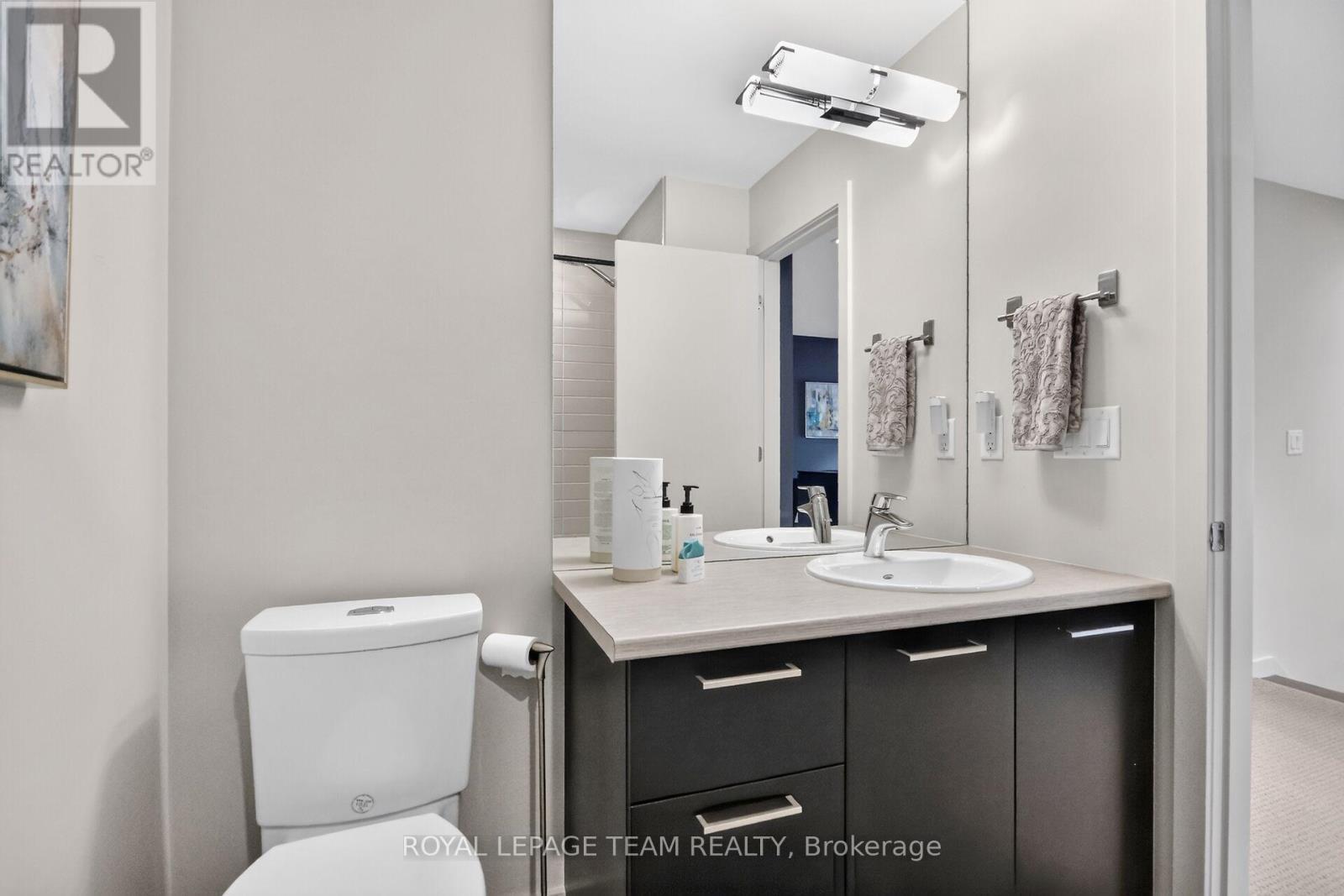 140 Larimar Circle, Ottawa, ON - Indoor Photo Showing Bathroom