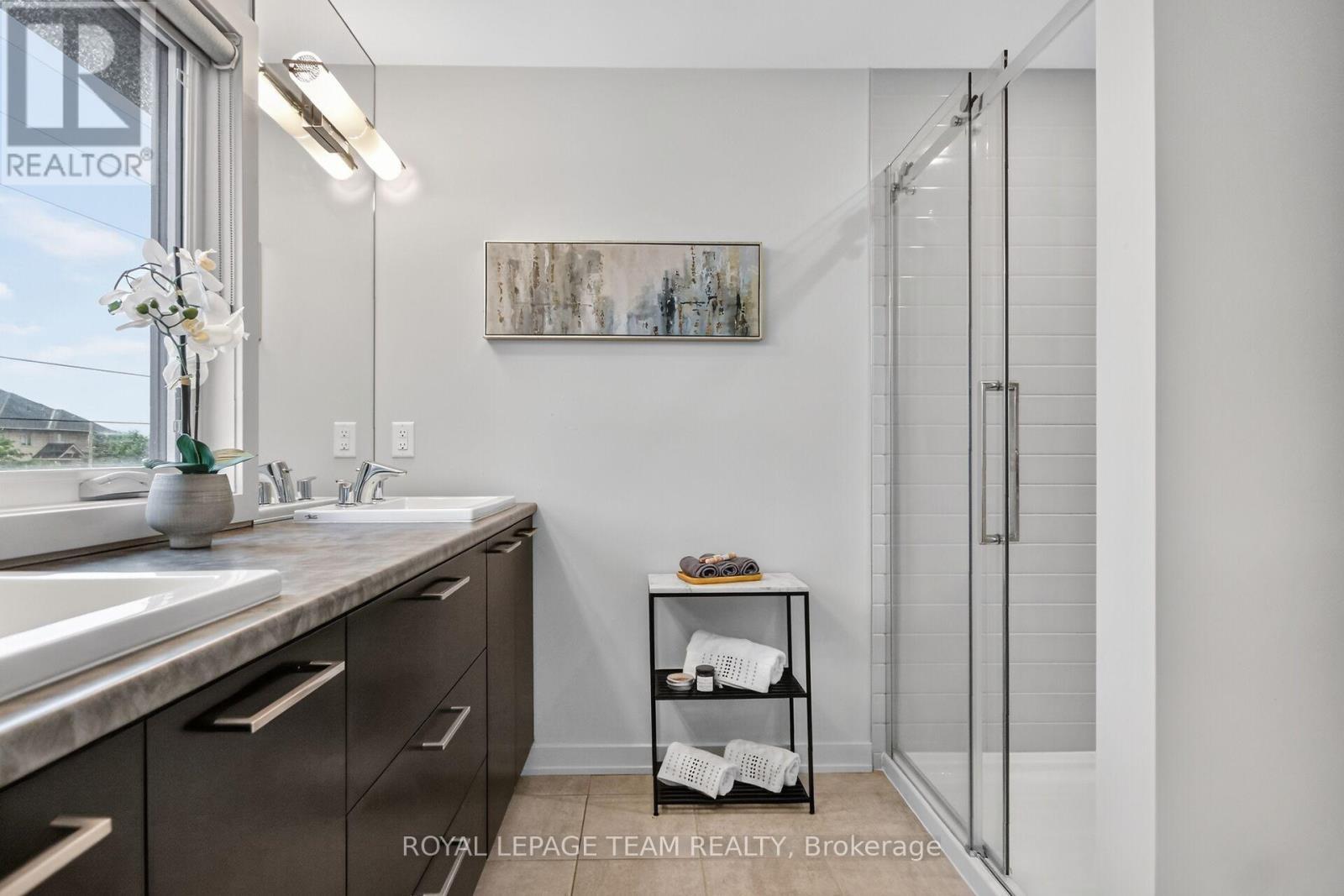 140 Larimar Circle, Ottawa, ON - Indoor Photo Showing Bathroom