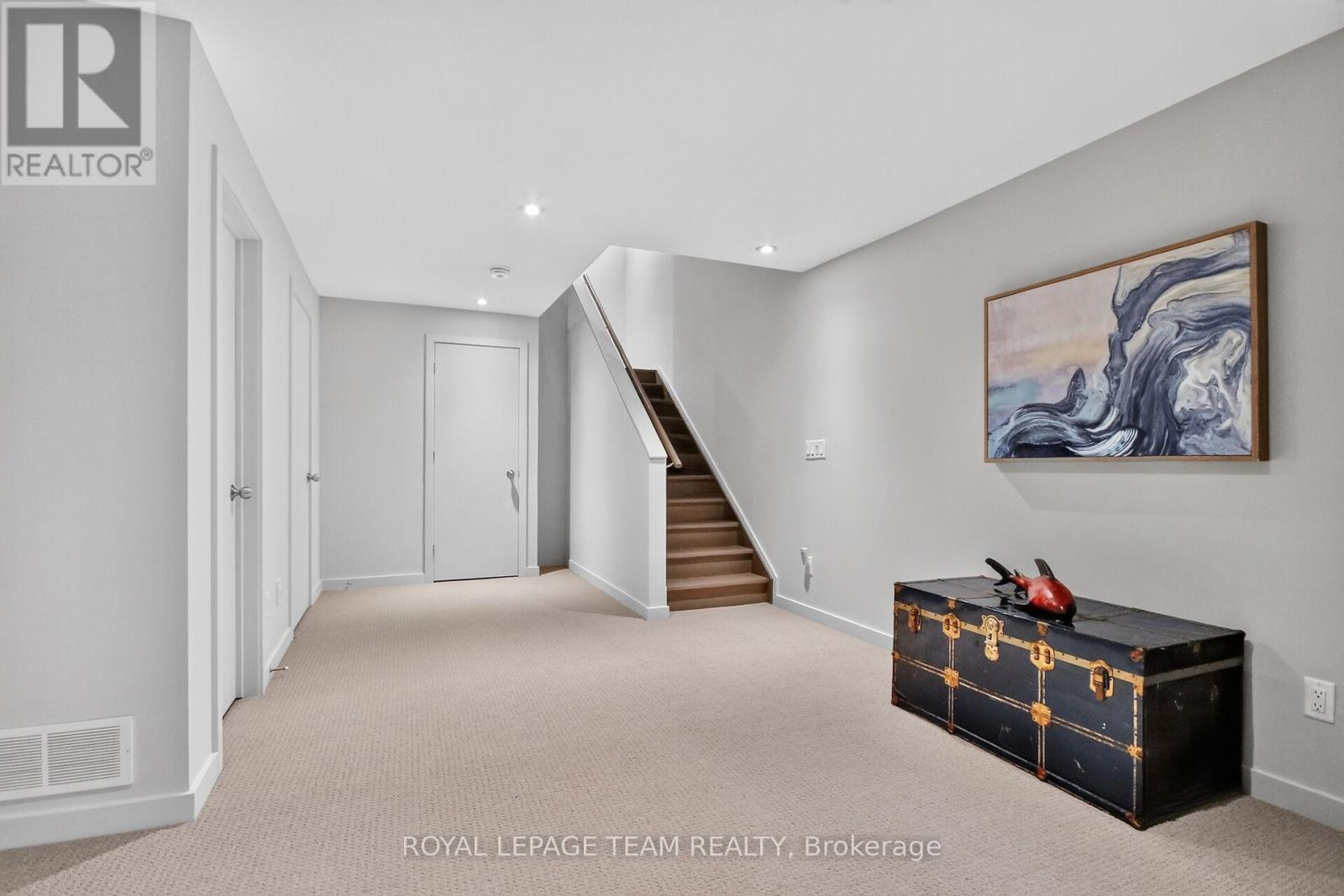 140 Larimar Circle, Ottawa, ON - Indoor Photo Showing Other Room