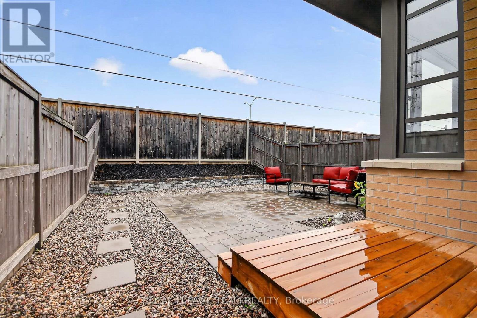 140 Larimar Circle, Ottawa, ON - Outdoor With Exterior