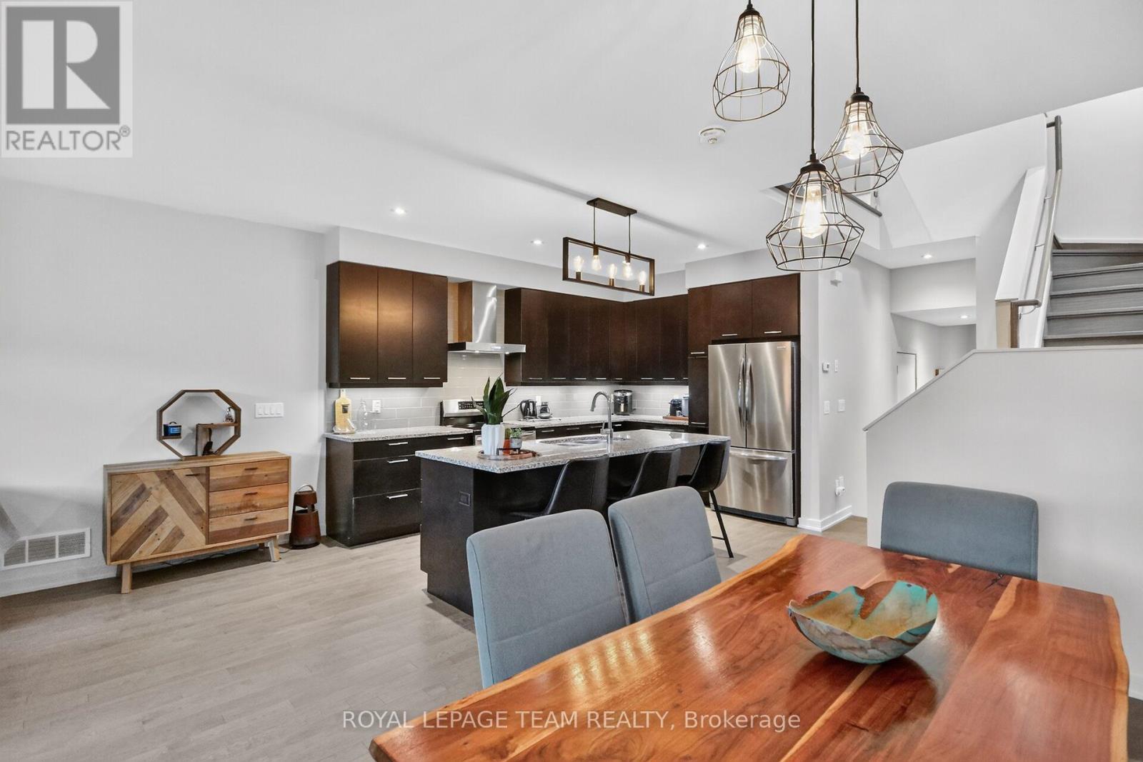 140 Larimar Circle, Ottawa, ON - Indoor