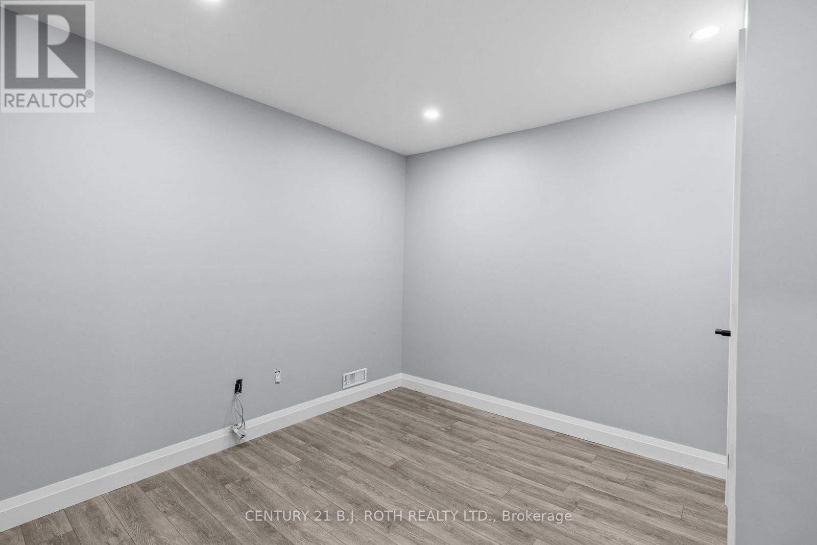 355 Mapleview Drive W, Barrie, ON - Indoor Photo Showing Other Room
