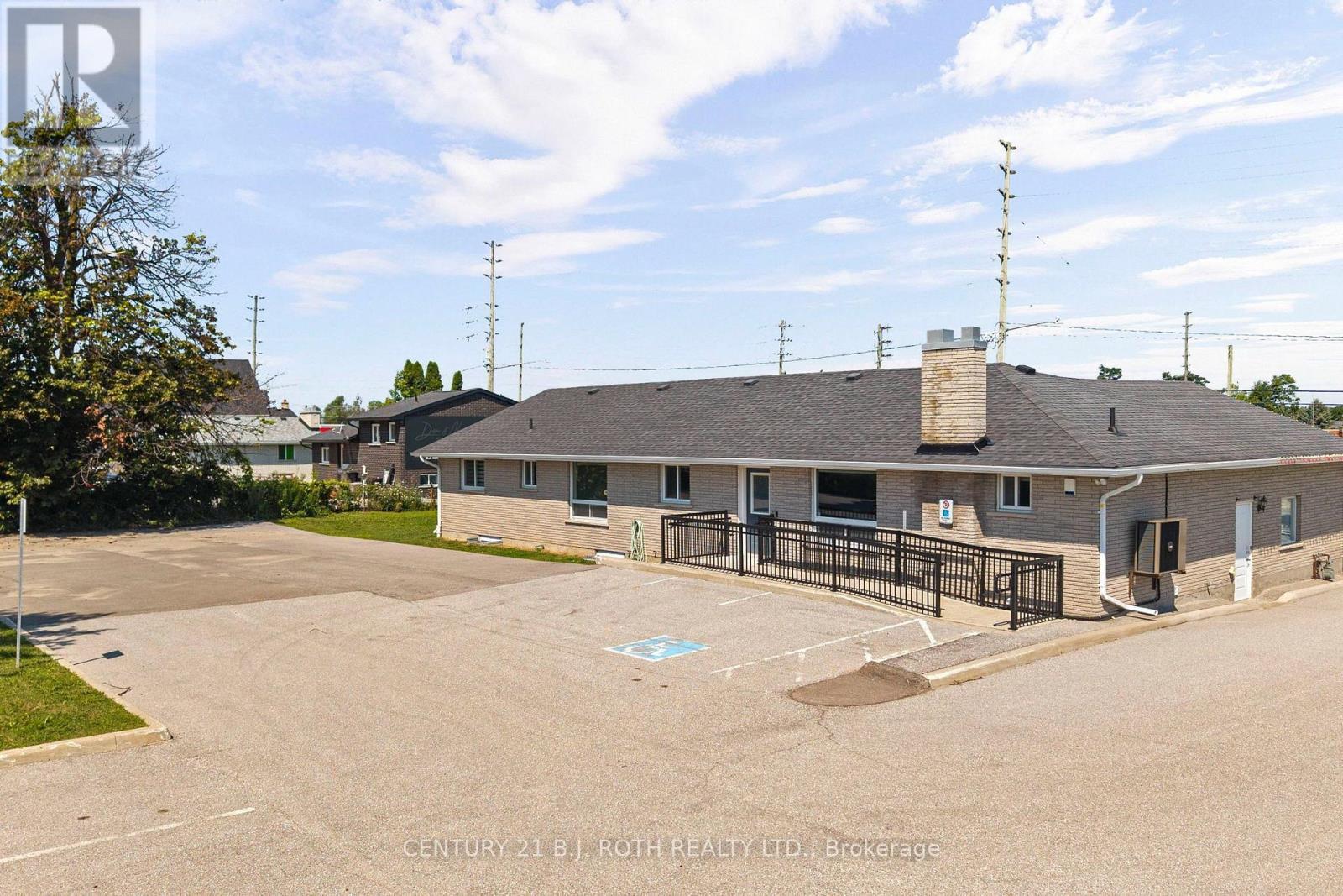 355 Mapleview Drive W, Barrie, ON - Outdoor
