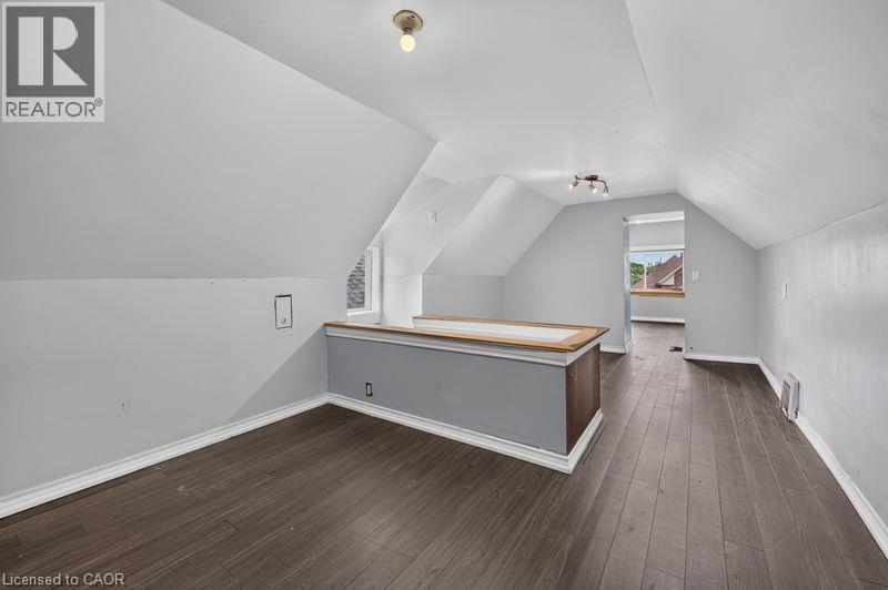 99 Leeming Street, Hamilton, ON - Indoor Photo Showing Other Room