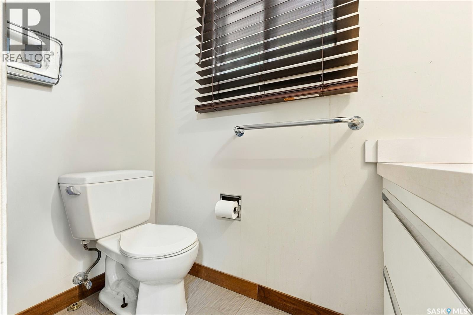 75 Cannon Street, Regina, SK - Indoor Photo Showing Bathroom