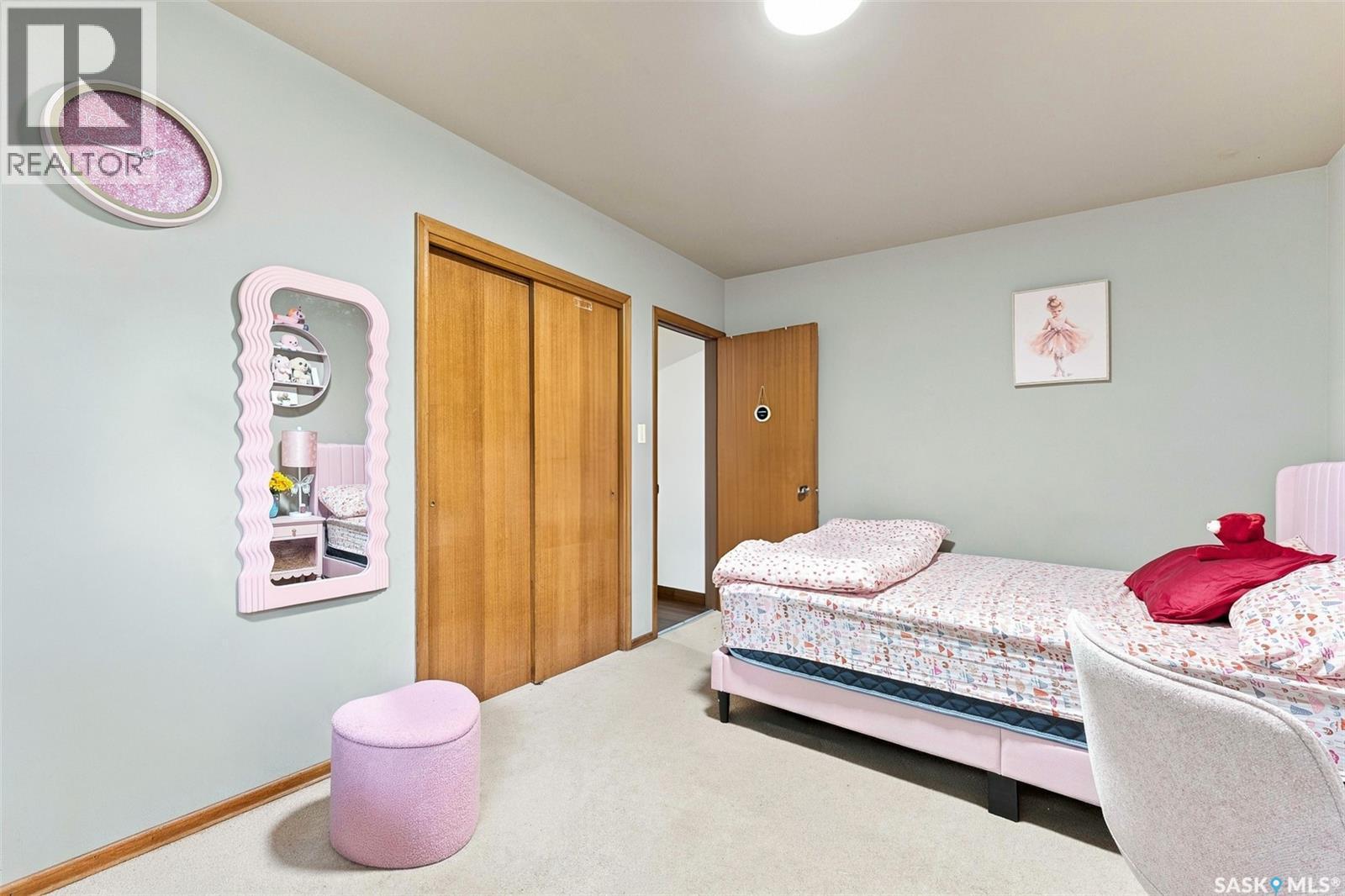 75 Cannon Street, Regina, SK - Indoor Photo Showing Bedroom