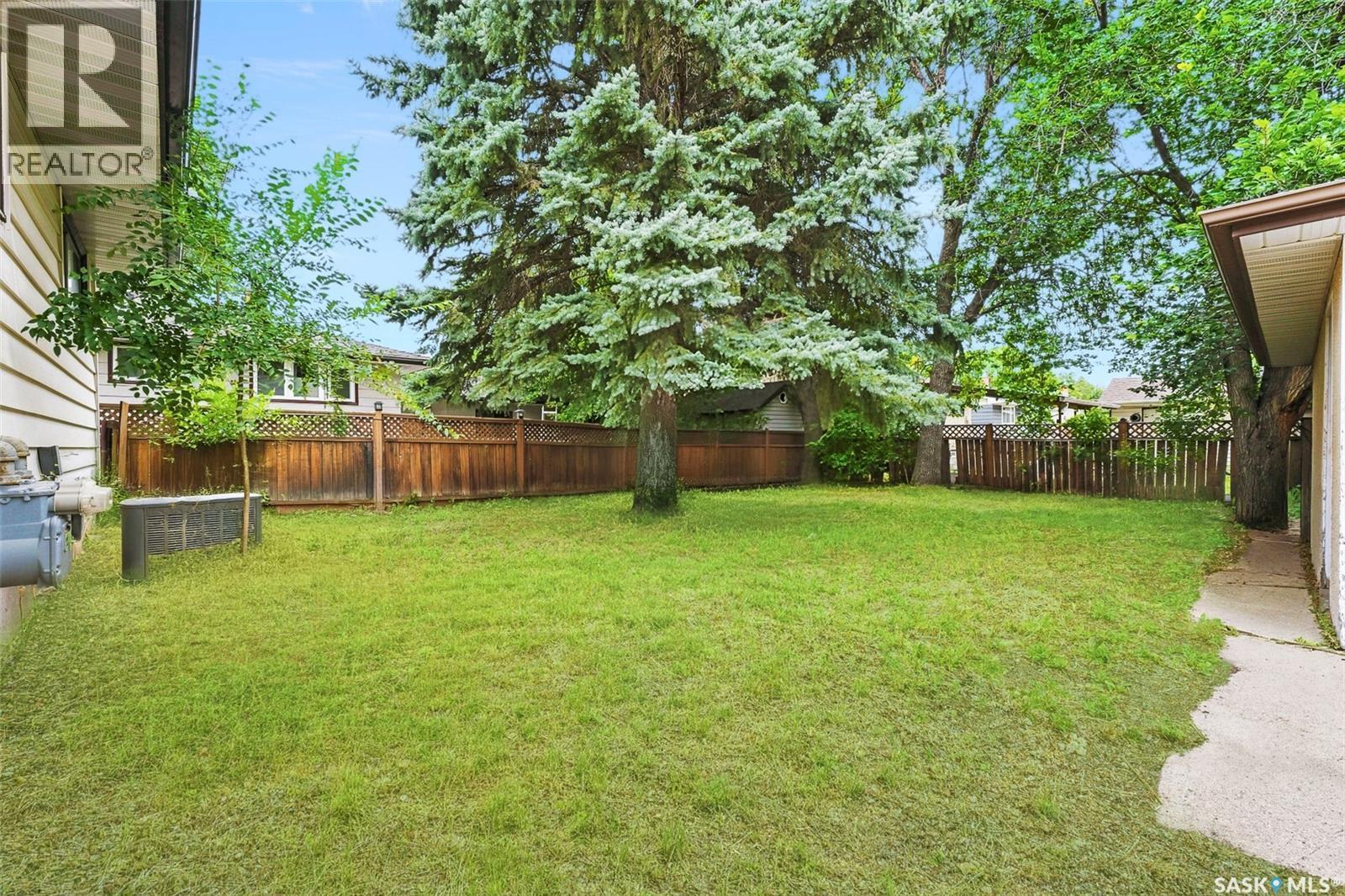75 Cannon Street, Regina, SK - Outdoor With Backyard