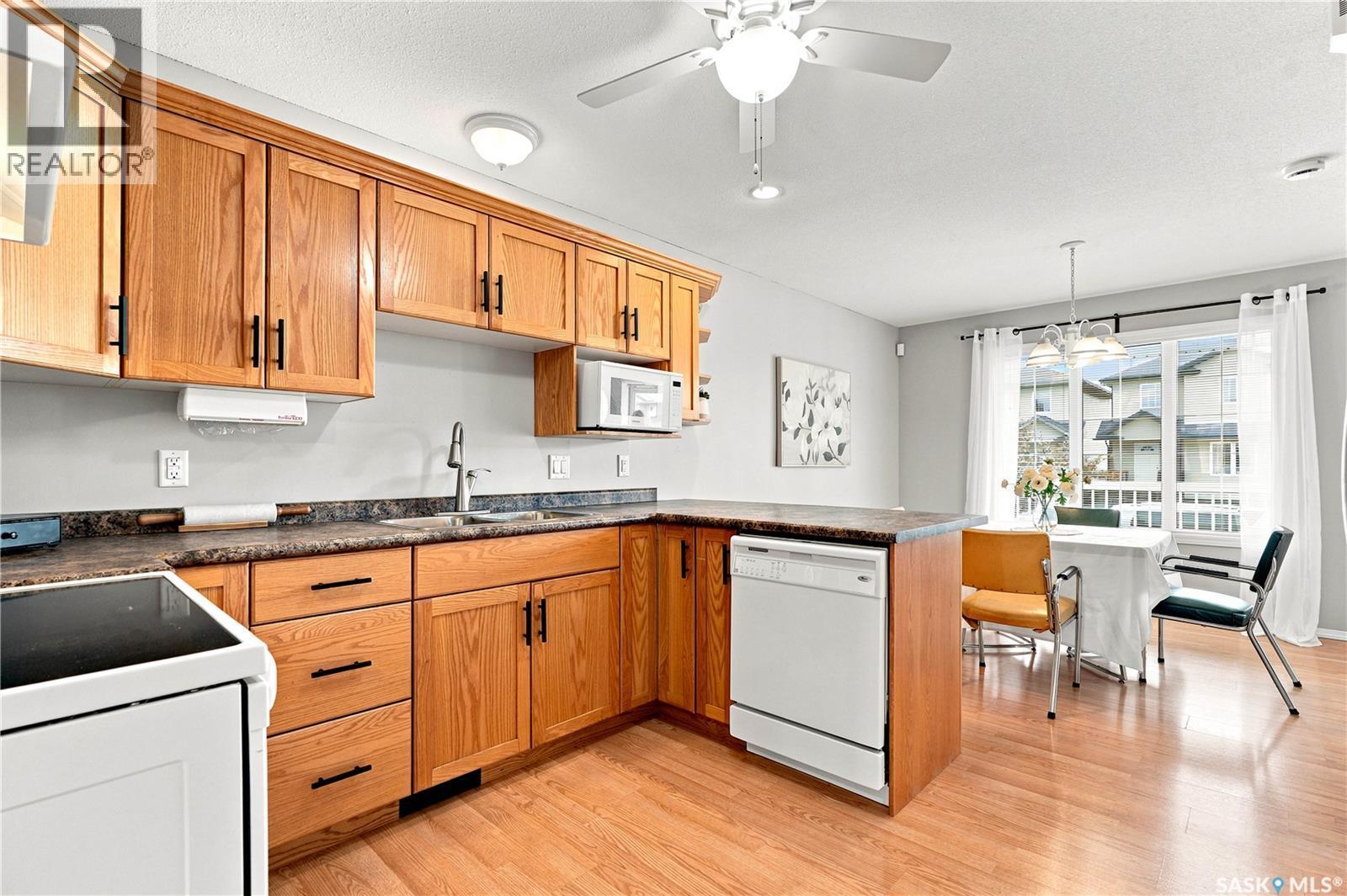 426 Rutherford Crescent, Saskatoon, SK - Indoor Photo Showing Kitchen With Double Sink