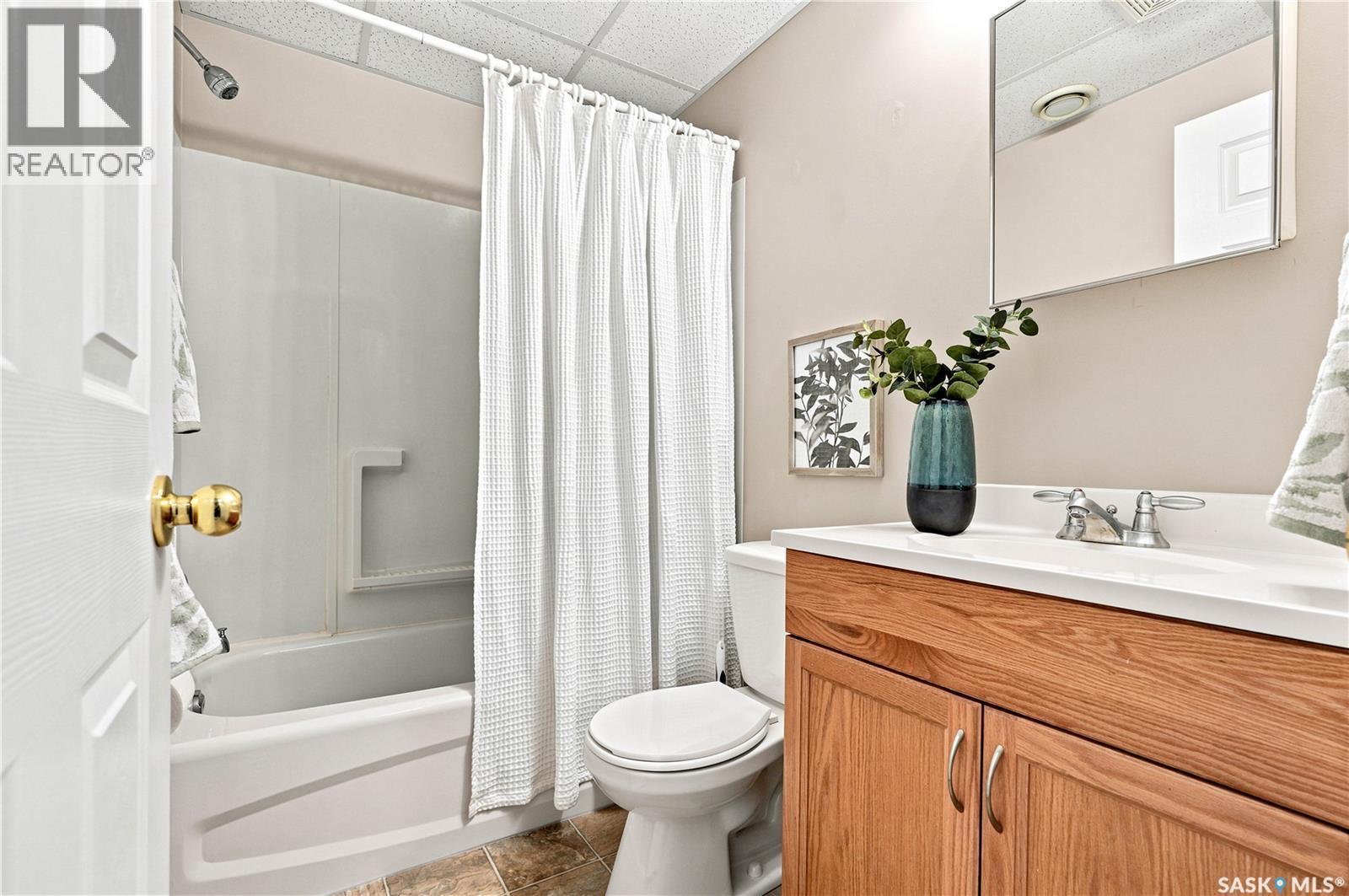 426 Rutherford Crescent, Saskatoon, SK - Indoor Photo Showing Bathroom