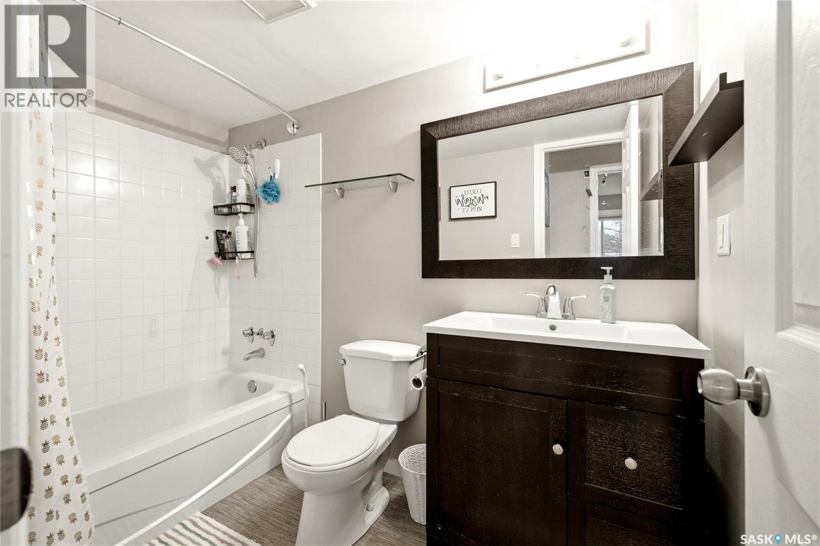 205 31 Rodenbush Drive, Regina, SK - Indoor Photo Showing Bathroom