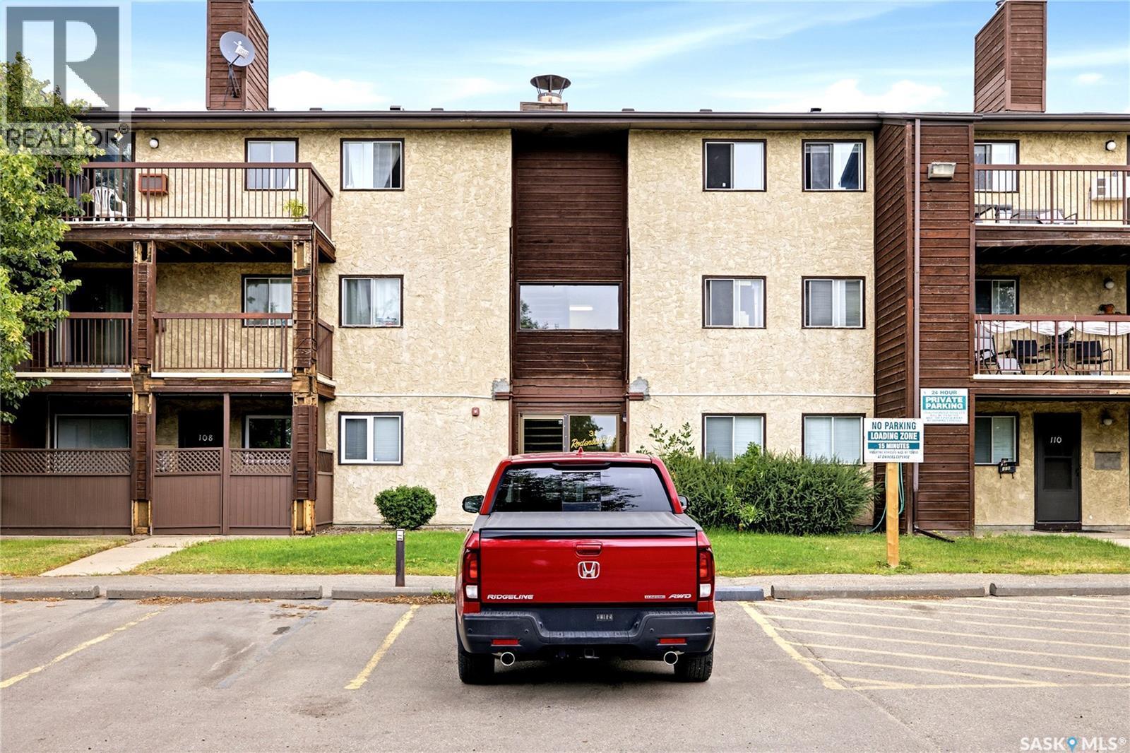 205 31 Rodenbush Drive, Regina, SK - Outdoor With Balcony With Facade