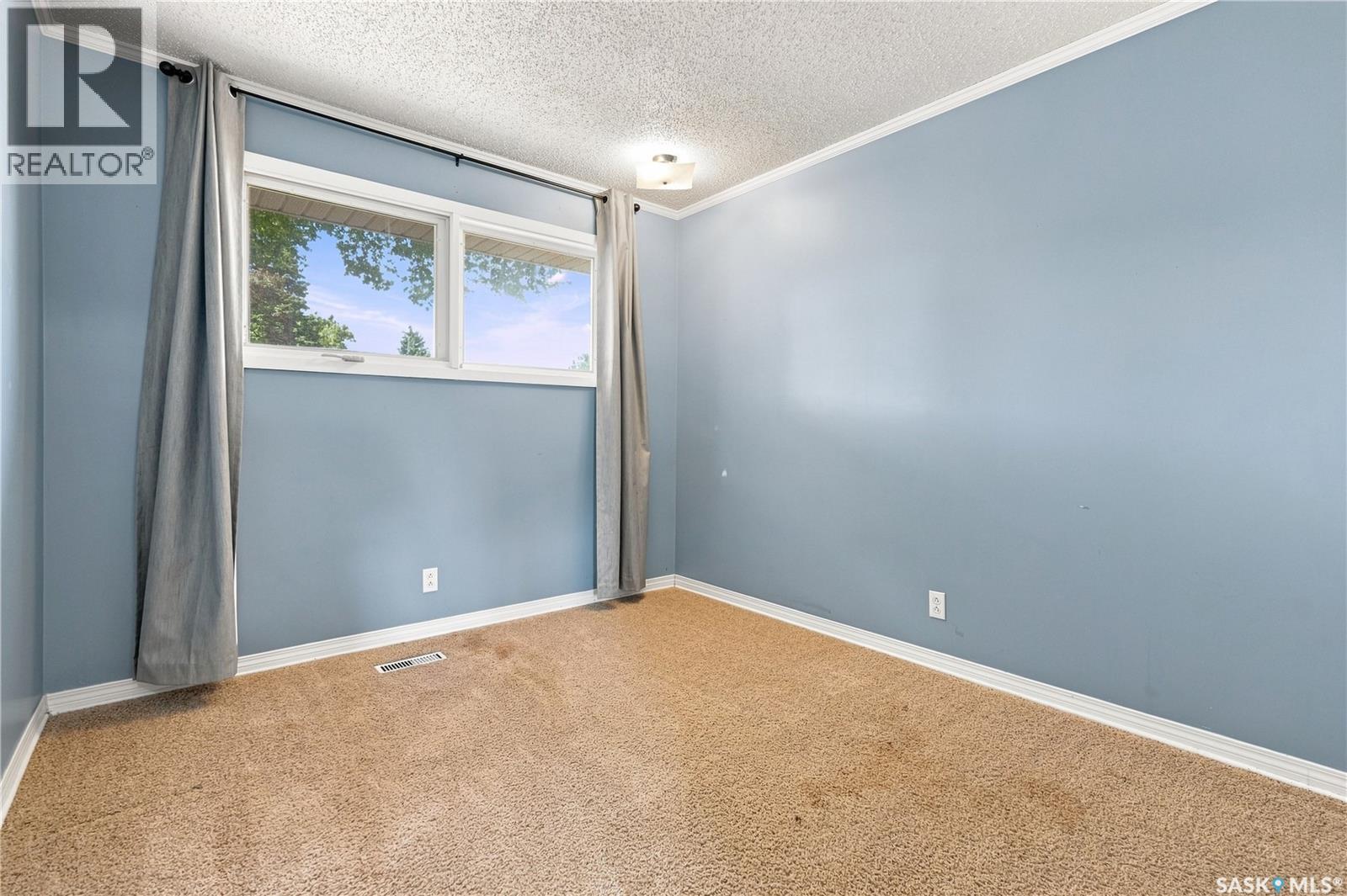 363 Rodenbush Drive, Regina, SK - Indoor Photo Showing Other Room
