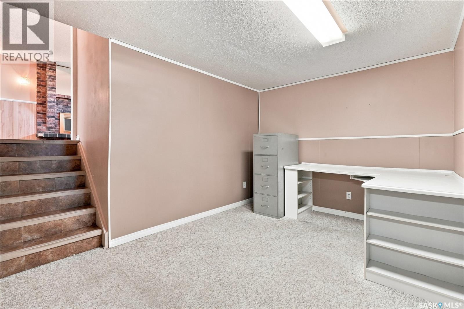 363 Rodenbush Drive, Regina, SK - Indoor Photo Showing Other Room