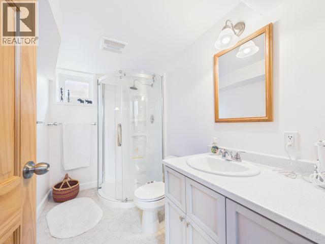 3848 Gordon Ave, Powell River, BC - Indoor Photo Showing Bathroom