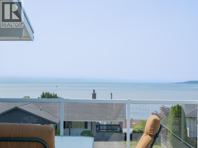 3848 Gordon Ave, Powell River, BC - Outdoor With View