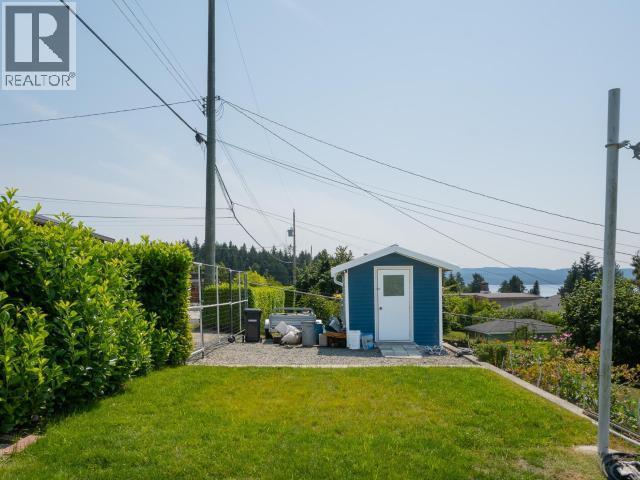 3848 Gordon Ave, Powell River, BC - Outdoor