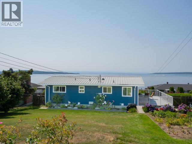 3848 Gordon Ave, Powell River, BC - Outdoor