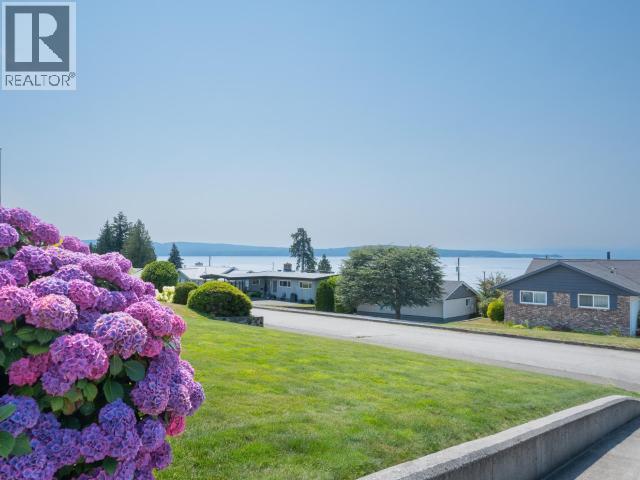 3848 Gordon Ave, Powell River, BC - Outdoor With View