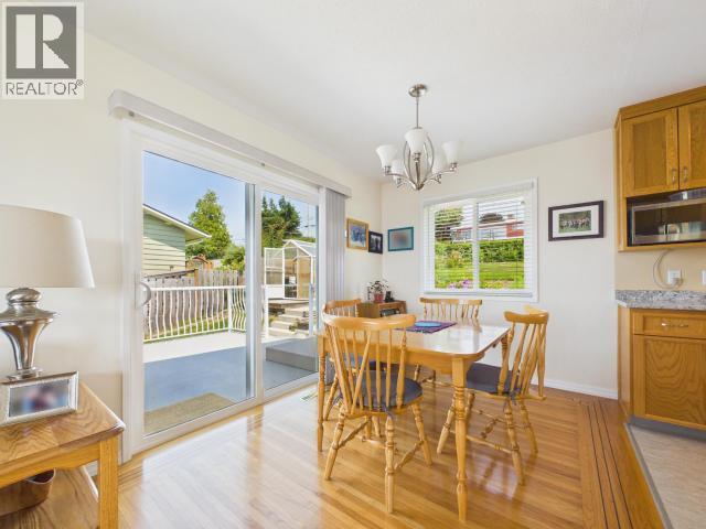 3848 Gordon Ave, Powell River, BC - Indoor Photo Showing Dining Room