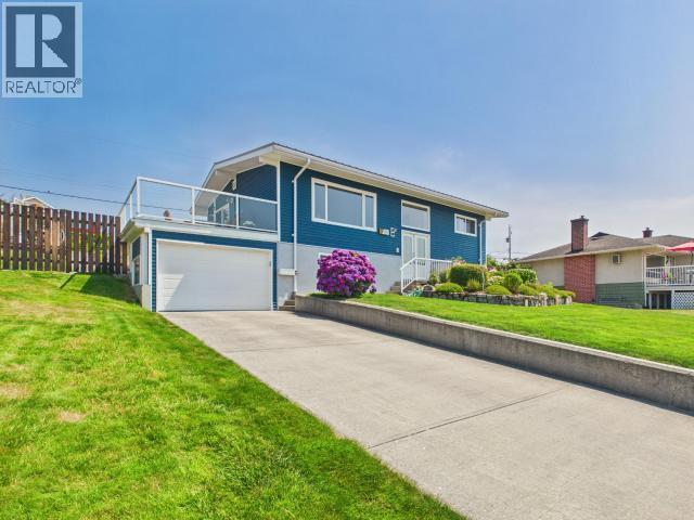 3848 Gordon Ave, Powell River, BC - Outdoor