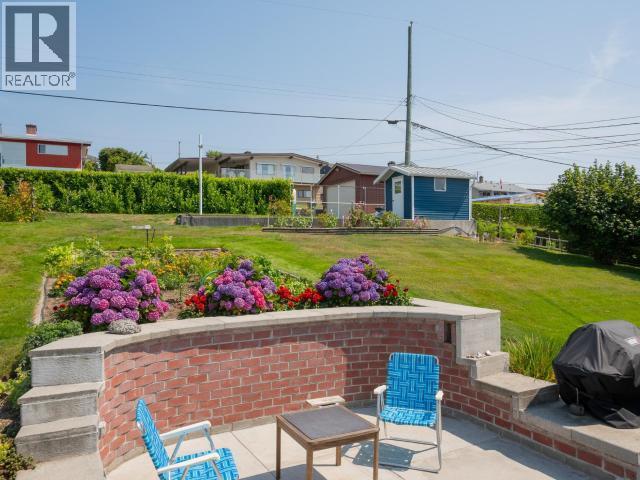3848 Gordon Ave, Powell River, BC - Outdoor