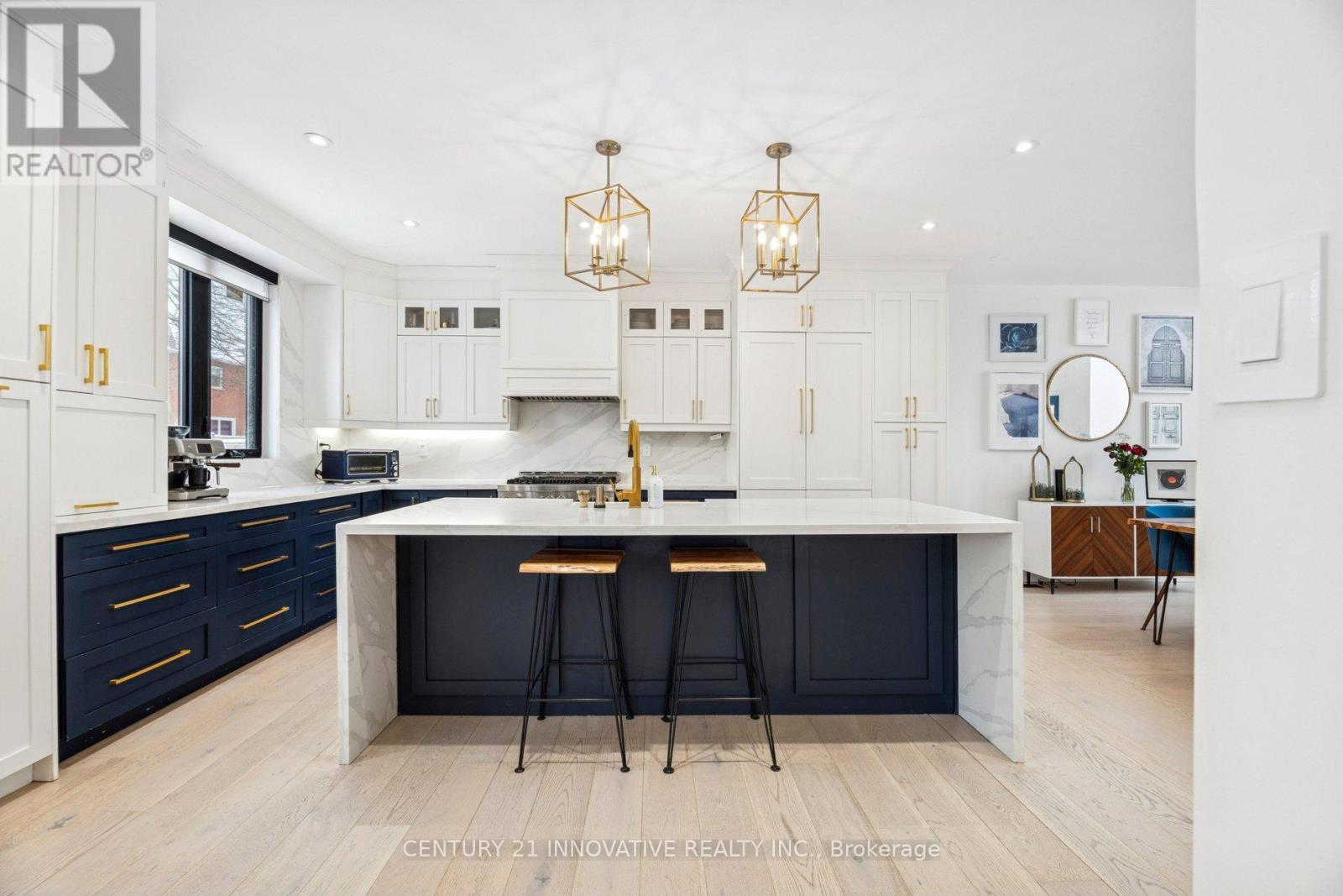 6 Devonridge Crescent, Toronto, ON - Indoor Photo Showing Kitchen With Upgraded Kitchen