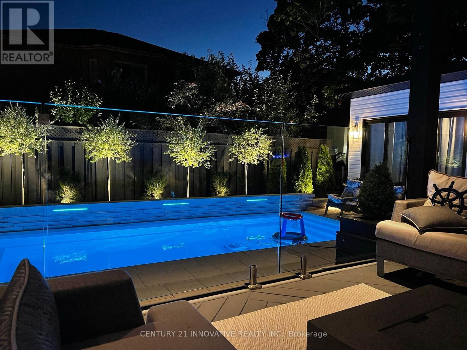 6 Devonridge Crescent, Toronto, ON - Outdoor With In Ground Pool
