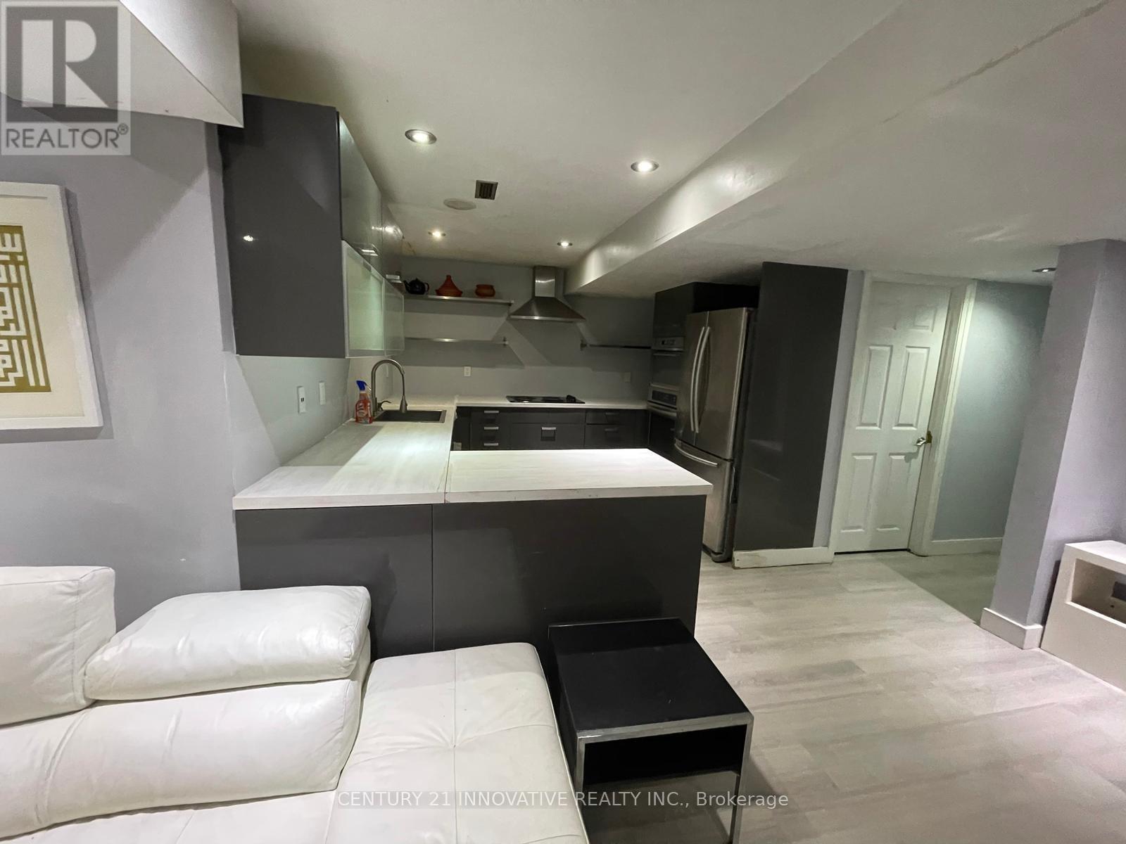 6 Devonridge Crescent, Toronto, ON - Indoor