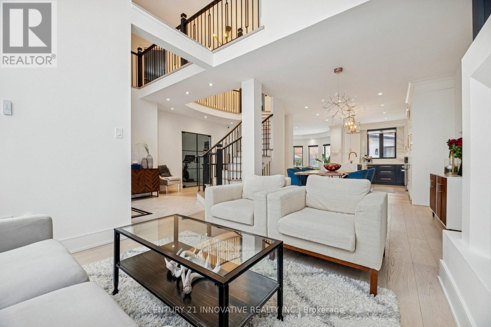 6 Devonridge Crescent, Toronto, ON - Indoor Photo Showing Living Room